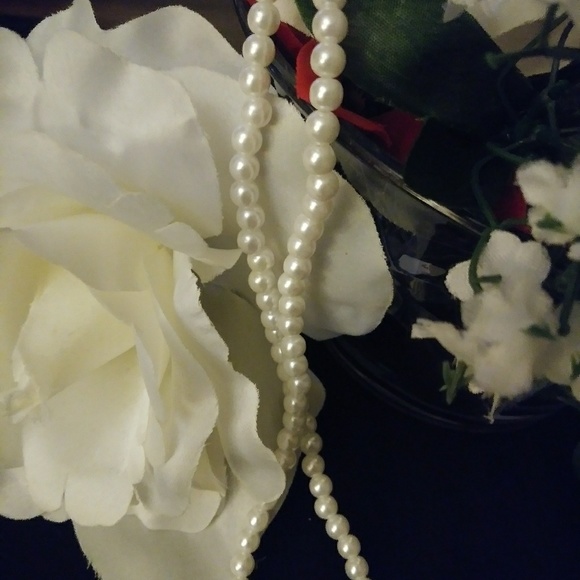 Jewelry - Picture 6 of 6